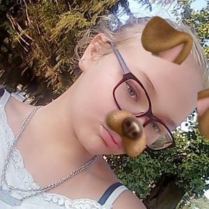 Meet your Posher, Olivia